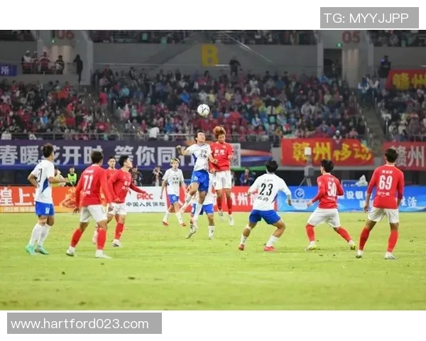 2024足球明星邀请赛盛大开启球迷共聚一堂见证足球盛宴