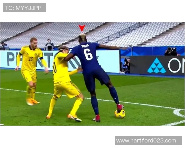 高清足球明星帆布画作品欣赏展现运动魅力与艺术结合之美